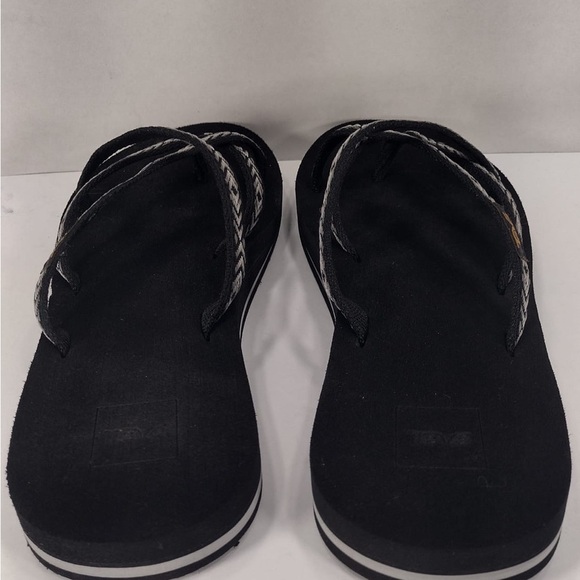Teva Stylish Black and White flip flop size 9 pre
Owned Exellent condition - Picture 5 of 7